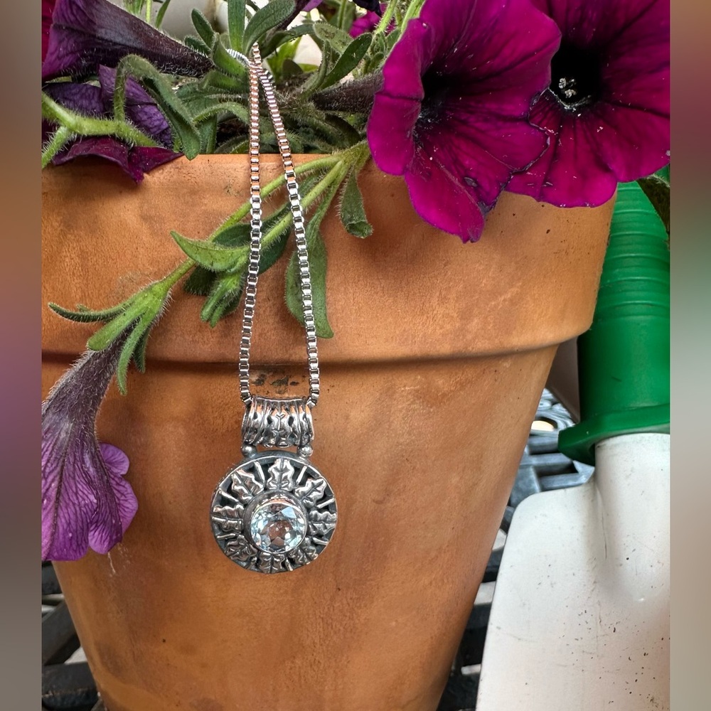 Vintage Sterling Silver Pendant with gorgeous Gemstone